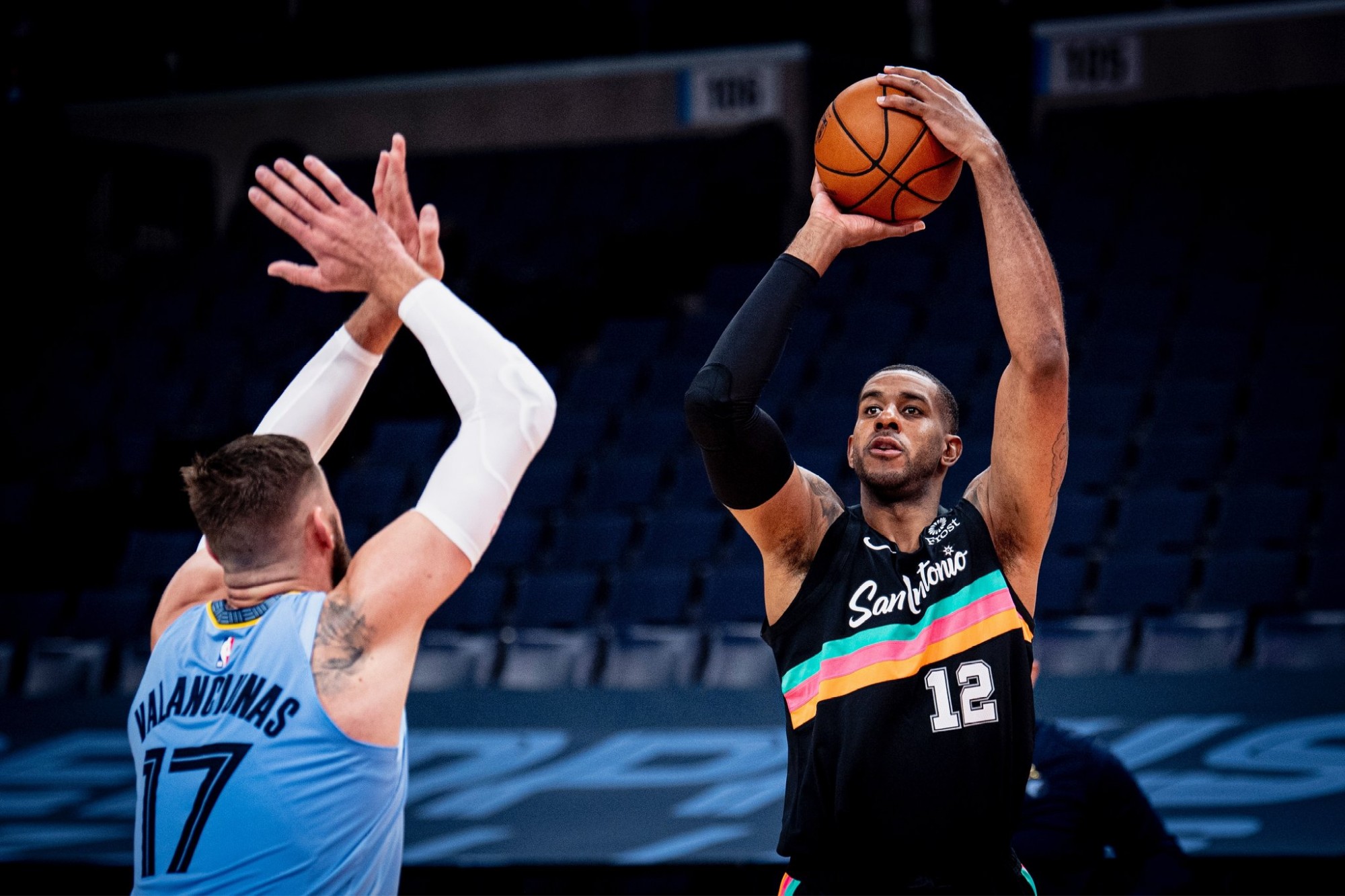 更像是为里 更像是为里